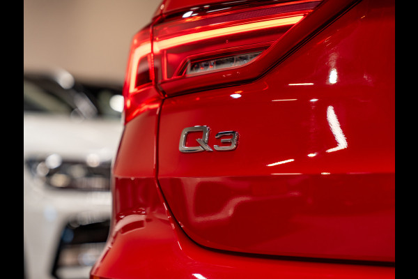 Audi Q3 45 TFSI e S-Line, Matrix Led, Apple Carplay, Virtual Cockpit, Plug in, Cam, ACC, Clima, Blind Spot, Voll Onderhoud