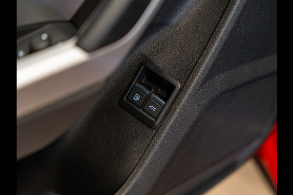 Audi Q3 45 TFSI e S-Line, Matrix Led, Apple Carplay, Virtual Cockpit, Plug in, Cam, ACC, Clima, Blind Spot, Voll Onderhoud