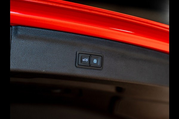 Audi Q3 45 TFSI e S-Line, Matrix Led, Apple Carplay, Virtual Cockpit, Plug in, Cam, ACC, Clima, Blind Spot, Voll Onderhoud