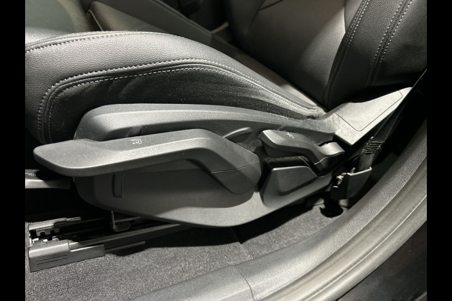 BMW iX1 xDrive30 67 kWh M Sport SOH 97,8% | Panoramadak | Sportstoelen | Leer | Travelpakket