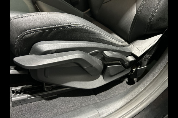 BMW iX1 xDrive30 67 kWh M Sport SOH 97,8% | Panoramadak | Sportstoelen | Leer | Travelpakket