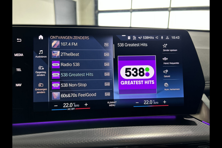 BMW iX1 xDrive30 67 kWh M Sport SOH 97,8% | Panoramadak | Sportstoelen | Leer | Travelpakket