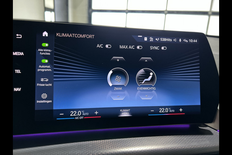 BMW iX1 xDrive30 67 kWh M Sport SOH 97,8% | Panoramadak | Sportstoelen | Leer | Travelpakket