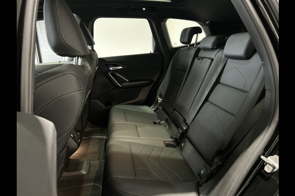 BMW iX1 xDrive30 67 kWh M Sport SOH 97,8% | Panoramadak | Sportstoelen | Leer | Travelpakket