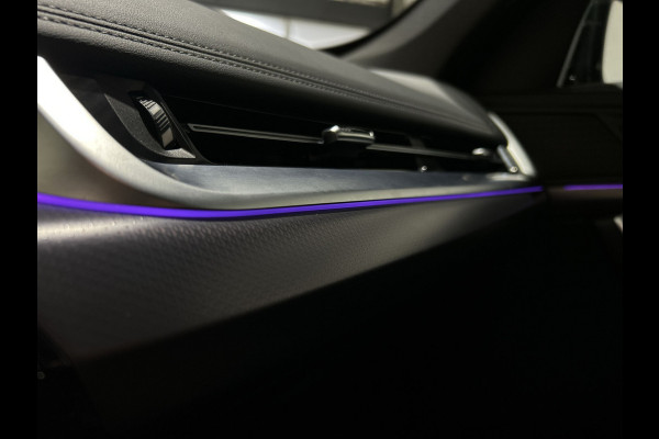 BMW iX1 xDrive30 67 kWh M Sport SOH 97,8% | Panoramadak | Sportstoelen | Leer | Travelpakket