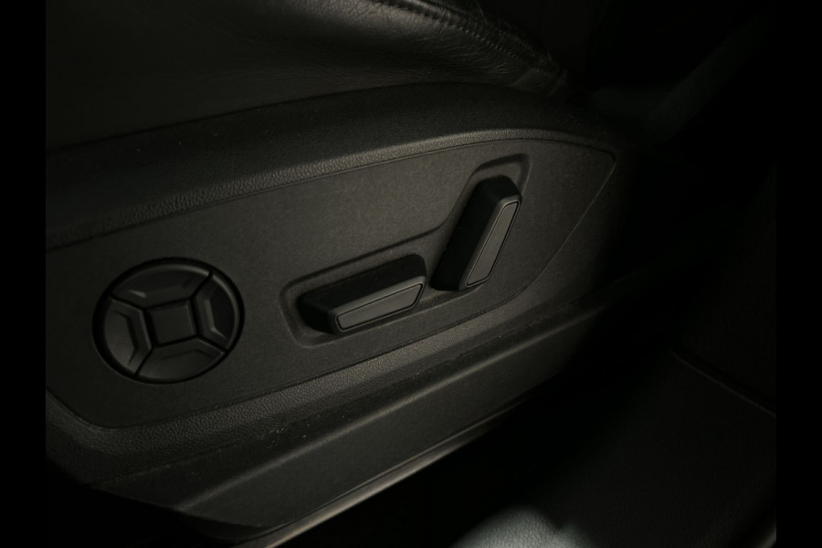Audi e-tron Sportback 55 quattro Business edition Plus 95 kWh | Panoramadak } voorstoelen verwarmd Soh (batterijcheck) Waarde 91,0 %