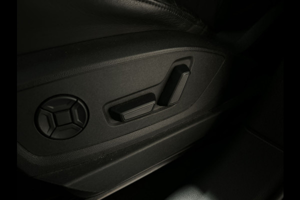 Audi e-tron Sportback 55 quattro Business edition Plus 95 kWh | Panoramadak } voorstoelen verwarmd Soh (batterijcheck) Waarde 91,0 %