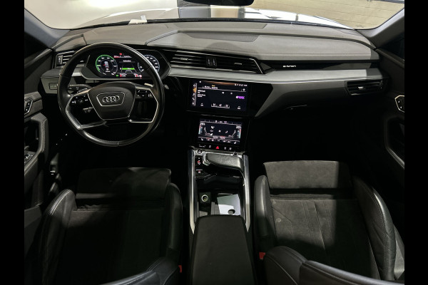 Audi e-tron Sportback 55 quattro Business edition Plus 95 kWh | Panoramadak } voorstoelen verwarmd Soh (batterijcheck) Waarde 91,0 %