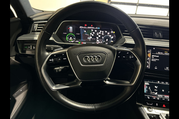 Audi e-tron Sportback 55 quattro Business edition Plus 95 kWh | Panoramadak } voorstoelen verwarmd Soh (batterijcheck) Waarde 91,0 %