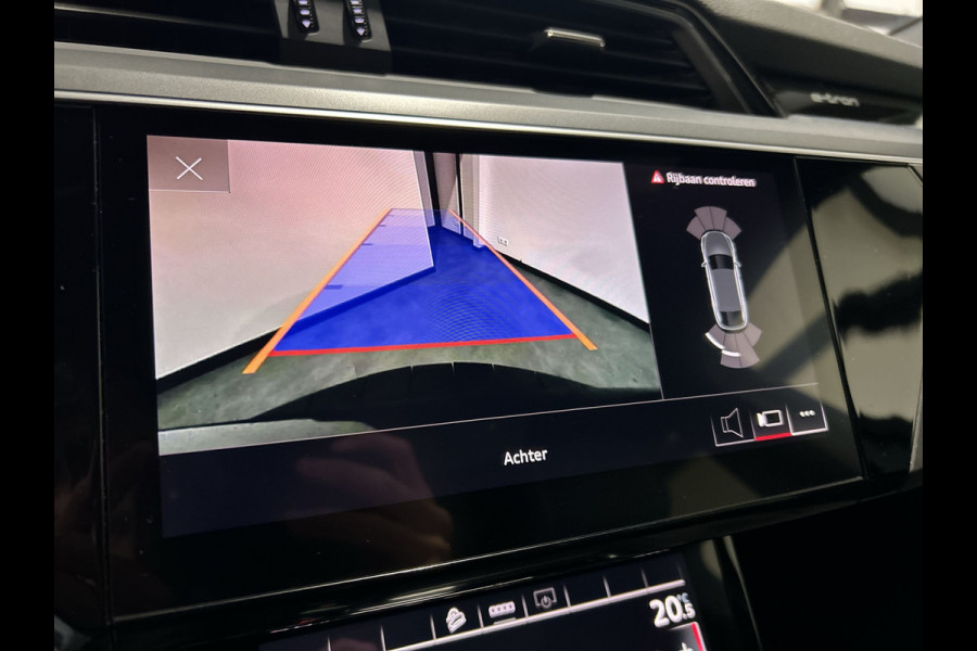 Audi e-tron Sportback 55 quattro Business edition Plus 95 kWh | Panoramadak } voorstoelen verwarmd Soh (batterijcheck) Waarde 91,0 %