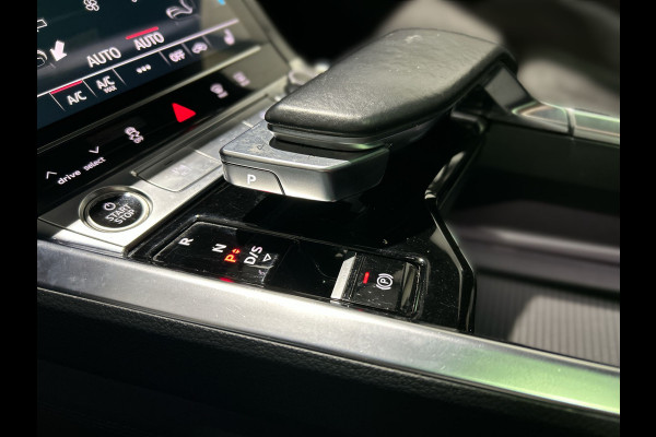 Audi e-tron Sportback 55 quattro Business edition Plus 95 kWh | Panoramadak } voorstoelen verwarmd Soh (batterijcheck) Waarde 91,0 %
