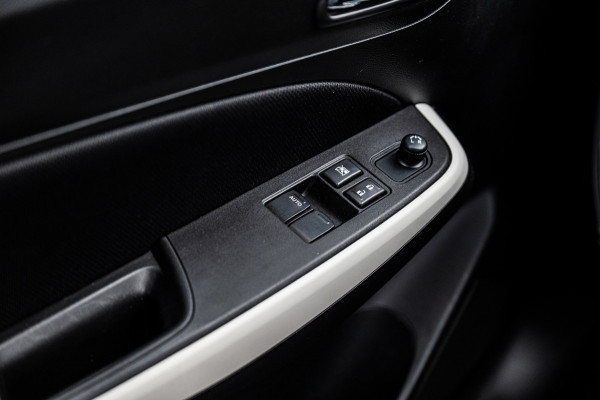 Suzuki Swift 1.2 Comfort Smart Hybrid | Automaat | Airco | Radio/CD-Speler | Adaptive Cruise Contol |