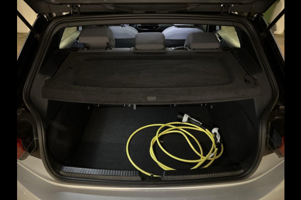 Volkswagen ID.3 Life 58 kWh Navi | Sfeer verlichting | velgen