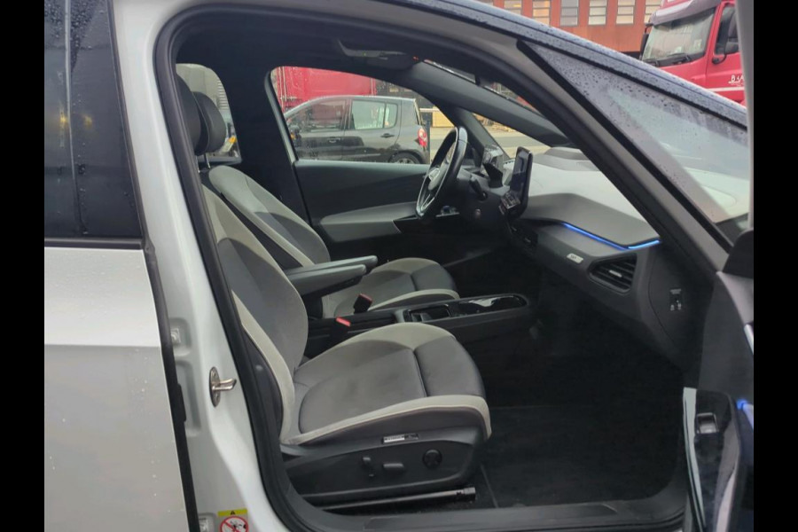 Volkswagen ID.3 First Max 58 kWh ERGO STOELEN | PANO | VELGEN | CAMERA