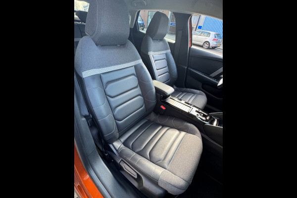 Citroën C4 1.2 PureTech Shine Pack - AUTOMAAT I Navigatie / Apple CarPlay I Airco I Sport velgen I PDC I Head-Up I Dealer onderh.