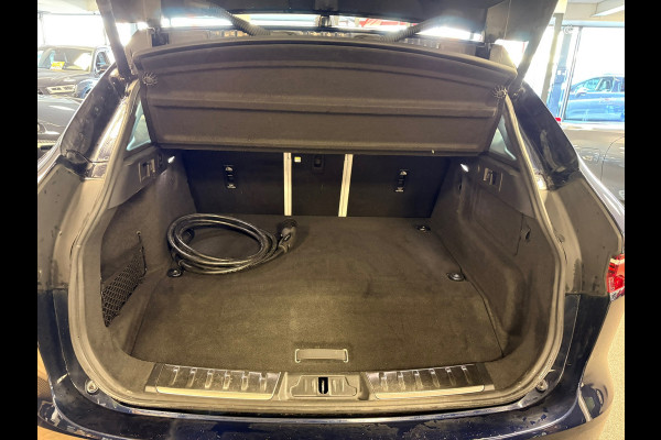 Jaguar F-Pace 2.0 P400e PHEV S / dealer onderhouden / leder / led / camera/ trekhaak / camera