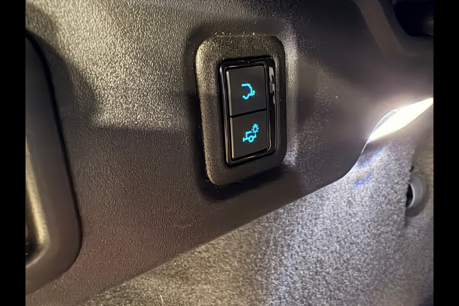 Jaguar F-Pace 2.0 P400e PHEV S / dealer onderhouden / leder / led / camera/ trekhaak / camera