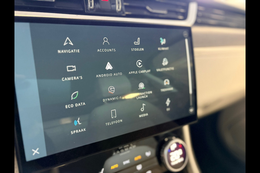 Jaguar F-Pace 2.0 P400e PHEV S / dealer onderhouden / leder / led / camera/ trekhaak / camera