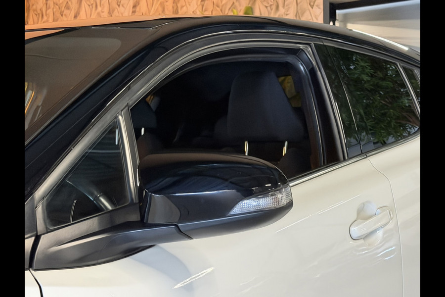Toyota C-HR 1.2 Active Garantie StoelVW Adaptieve Cruise Navi Clima PDC Dab Lane Rijklaar