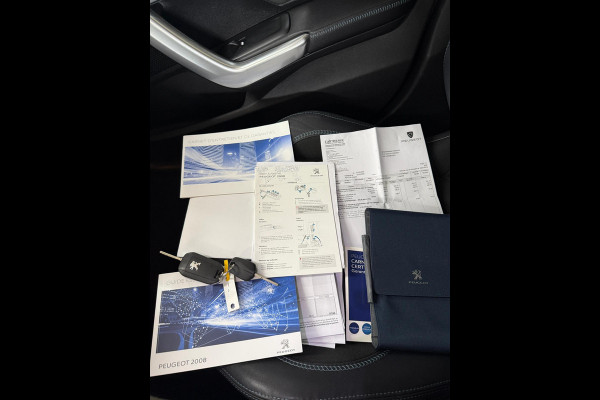 Peugeot 2008 1.2 PureTech Allure | Navi | Automaat