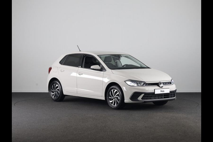 Volkswagen Polo GP Life Edition 1.0 95 pk 5 versn. Hand | 15" LM | Stoelverwarming | Camera |