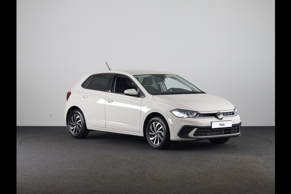 Volkswagen Polo GP Life Edition 1.0 95 pk 5 versn. Hand | 15" LM | Stoelverwarming | Camera |