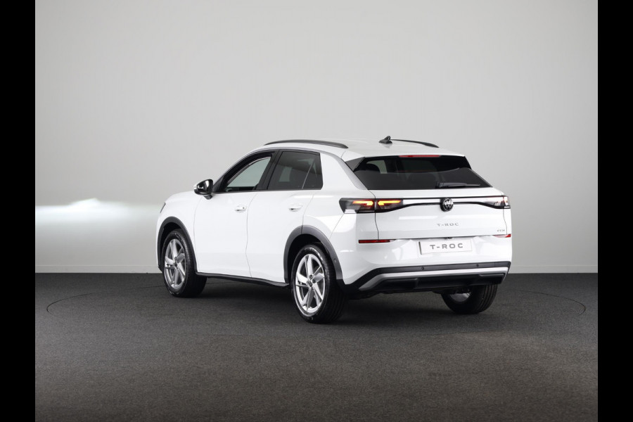 Volkswagen T-Roc Life First Edition 1.5 eTSI 116 PK DSG | 18" LM | Camera | Stoel & stuurverwarming |