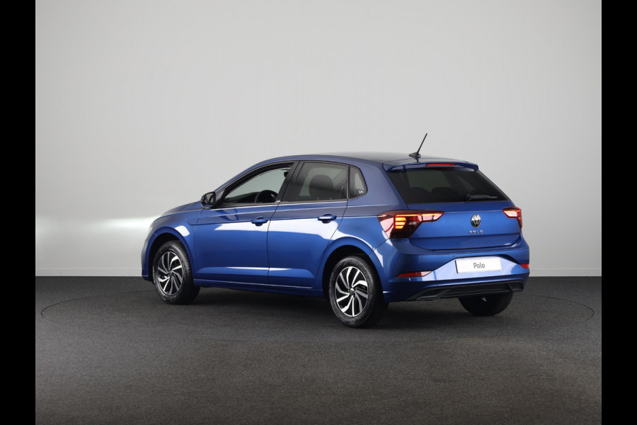 Volkswagen Polo GP Life Edition 1.0 95 pk 5 versn. Hand | 15" LM | Stoelverwarming | Camera |