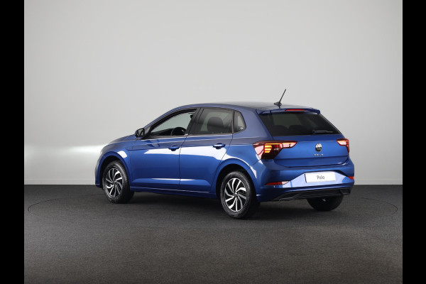 Volkswagen Polo GP Life Edition 1.0 95 pk 5 versn. Hand | 15" LM | Stoelverwarming | Camera |