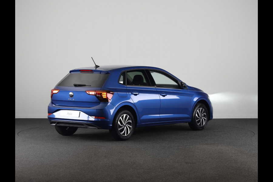 Volkswagen Polo GP Life Edition 1.0 95 pk 5 versn. Hand | 15" LM | Stoelverwarming | Camera |