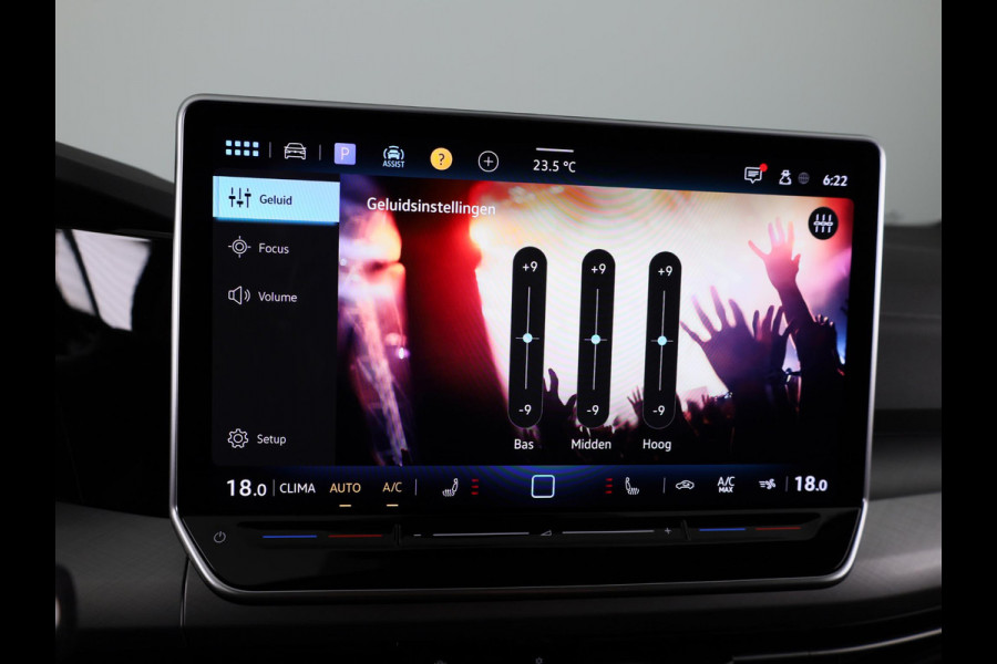 Volkswagen Golf Life Edition 1.5 TSI 116 pk | 18" velgen | Achteruitrij camera | Navigatie | ACC