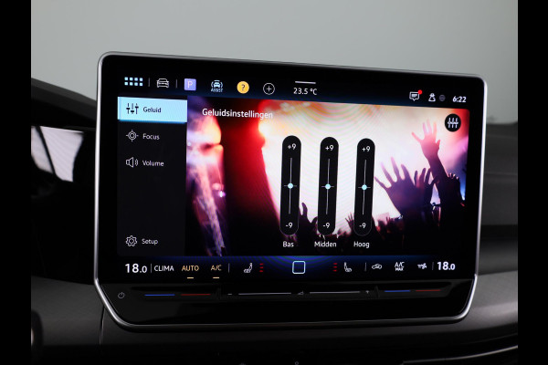 Volkswagen Golf Life Edition 1.5 TSI 116 pk | 18" velgen | Achteruitrij camera | Navigatie | ACC