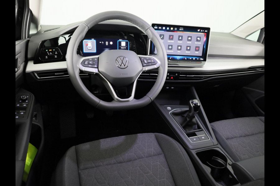 Volkswagen Golf Life Edition 1.5 TSI 116 pk | 18" velgen | Achteruitrij camera | Navigatie | ACC