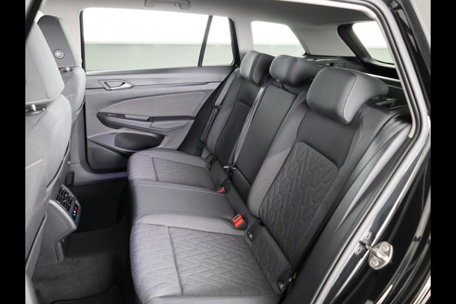 Volkswagen Golf Life Edition 1.5 TSI 116 pk | 18" velgen | Achteruitrij camera | Navigatie | ACC