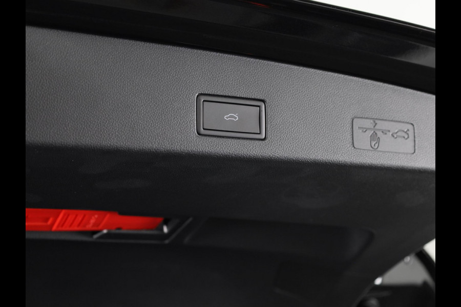 Volkswagen Golf Life Edition 1.5 TSI 116 pk | 18" velgen | Achteruitrij camera | Navigatie | ACC