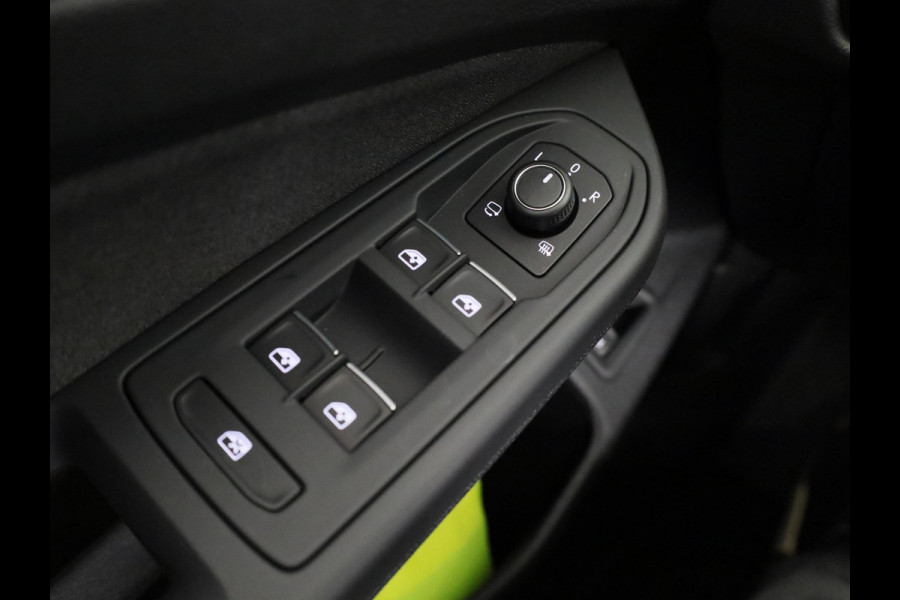 Volkswagen Golf Life Edition 1.5 TSI 116 pk | 18" velgen | Achteruitrij camera | Navigatie | ACC