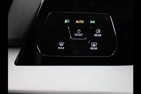 Volkswagen Golf Life Edition 1.5 TSI 116 pk | 18" velgen | Achteruitrij camera | Navigatie | ACC