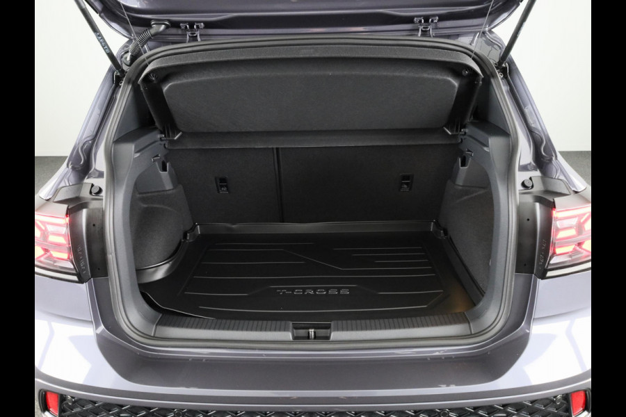 Volkswagen T-Cross R-Line Edition 1.0 TSI 116 PK DSG | 18" LM | Camera | Stoelverwarming | IQ.Light |