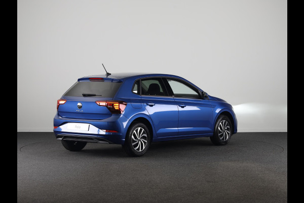 Volkswagen Polo GP Life Edition 1.0 95 pk 5 versn. Hand | 15" LM | Stoelverwarming | Camera |