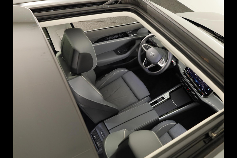 Volkswagen Passat Elegance Business 1.5 eHybrid 204 pk DSG | 18" LM |  Leder Pakket |  Panoramadak | 360 graden camera |