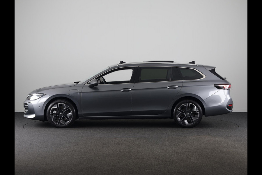 Volkswagen Passat Elegance Business 1.5 eHybrid 204 pk DSG | 18" LM |  Leder Pakket |  Panoramadak | 360 graden camera |