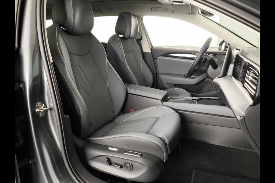 Volkswagen Passat Elegance Business 1.5 eHybrid 204 pk DSG | 18" LM |  Leder Pakket |  Panoramadak | 360 graden camera |