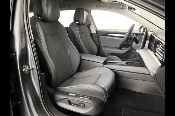 Volkswagen Passat Elegance Business 1.5 eHybrid 204 pk DSG | 18" LM |  Leder Pakket |  Panoramadak | 360 graden camera |