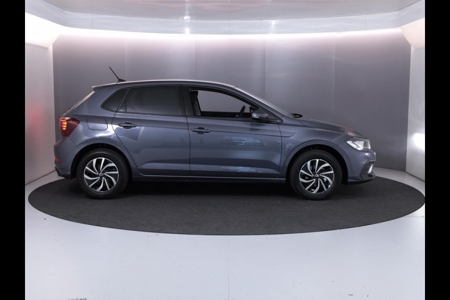 Volkswagen Polo GP Life Edition 1.0 95 pk 5 versn. Hand | 15" LM | Stoelverwarming | Camera |