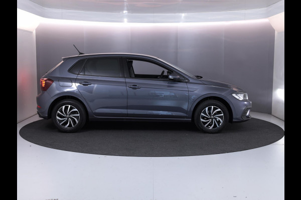 Volkswagen Polo GP Life Edition 1.0 95 pk 5 versn. Hand | 15" LM | Stoelverwarming | Camera |