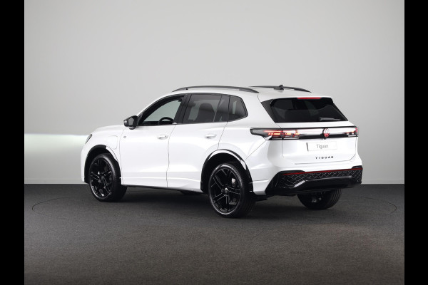 Volkswagen Tiguan R-Line Edition 1.5 eHybrid 150 kW / 204 PK SUV 6 v Panoramadak | Stoelverwarming | Trekhaak