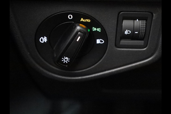 Volkswagen Taigo 1.0 TSI Life Edition 95 PK DSG | 17" LM | Climatronic | Parkeersensoren |