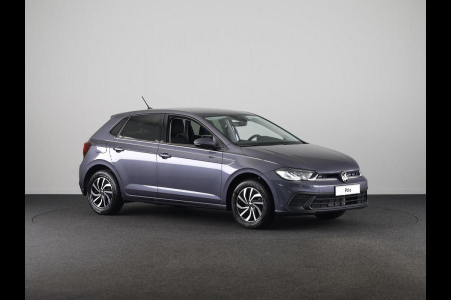 Volkswagen Polo GP Life Edition 1.0 95 pk 5 versn. Hand | 15" LM | Stoelverwarming | Camera |
