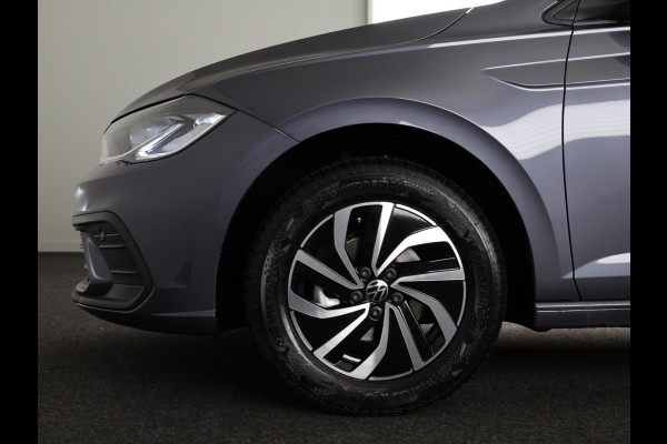 Volkswagen Polo GP Life Edition 1.0 95 pk 5 versn. Hand | 15" LM | Stoelverwarming | Camera |