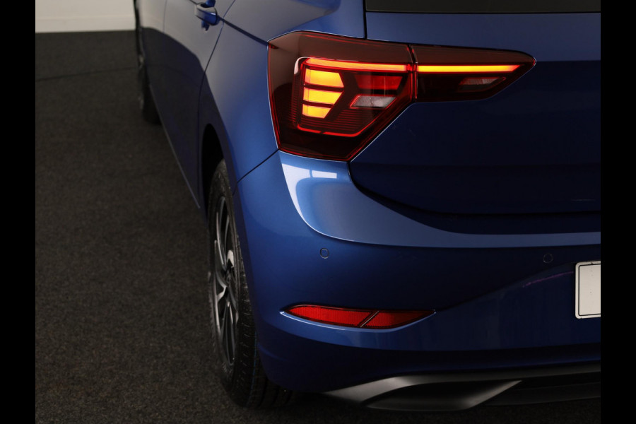 Volkswagen Polo GP Life Edition 1.0 95 pk 5 versn. Hand | 15" LM | Stoelverwarming | Camera |